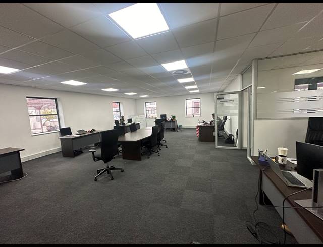 225M² OFFICE TO LET IN CENTURY CITY